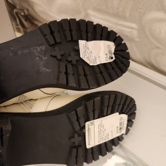 Kenneth Cole Reaction Boots Size 6 Ivory Tate Biker Jewel Faux Leather. NIB - Picture 9 of 15